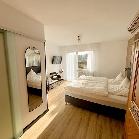 ゲストハウス Berghof 3*