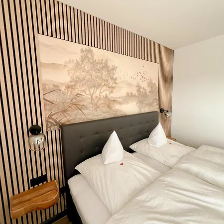 ゲストハウス Berghof 3*