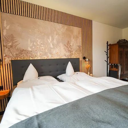 Berghof 招待所 3*