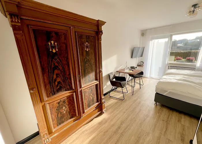 Berghof 招待所 3*