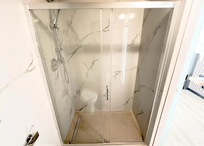 Berghof 招待所 3*